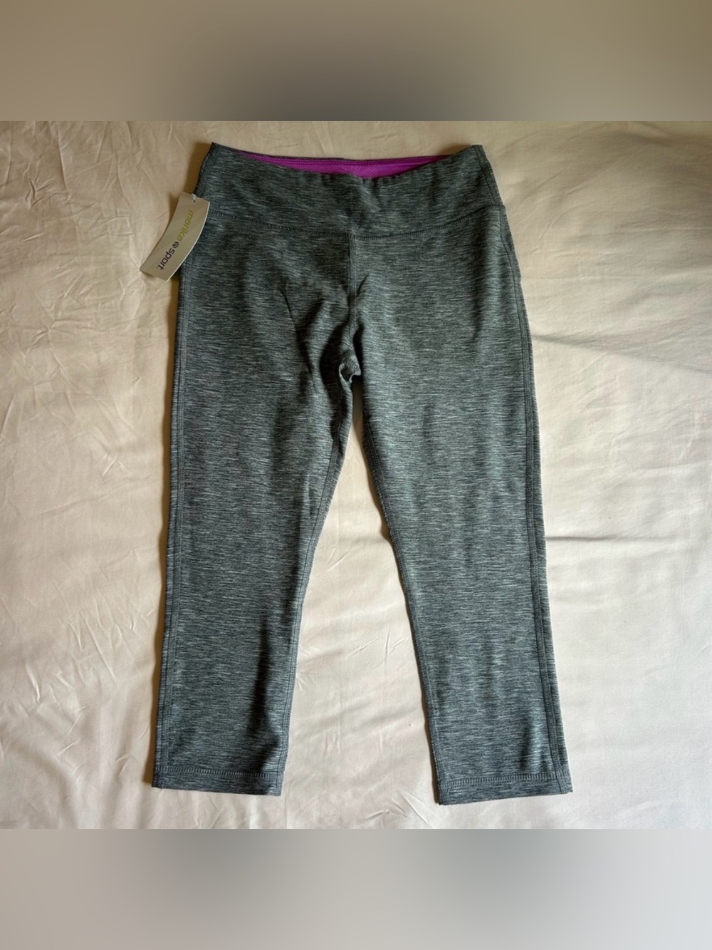 NWT Marika Sport Gray Capri Leggings – Size Small (4–6)